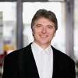 Das Portraitfoto zeigt Prof. Dr. Georg Felser.